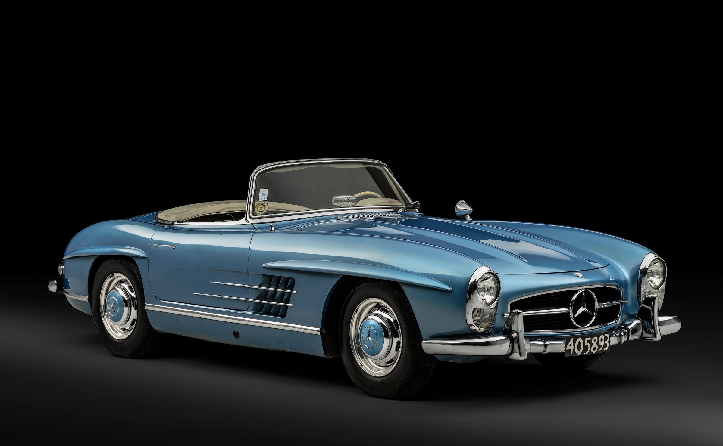 Maestro’s Mercedes: Fangio’s 300 SL Roadster comes up for auction