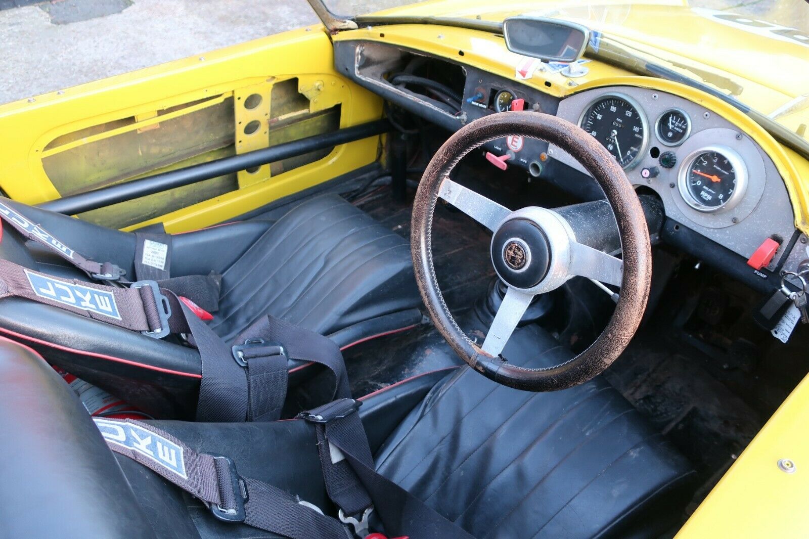 1963 Alfa Romeo Giulia Spider race interior