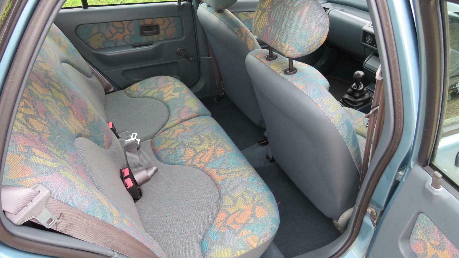 1994 Renault Clio RN seats