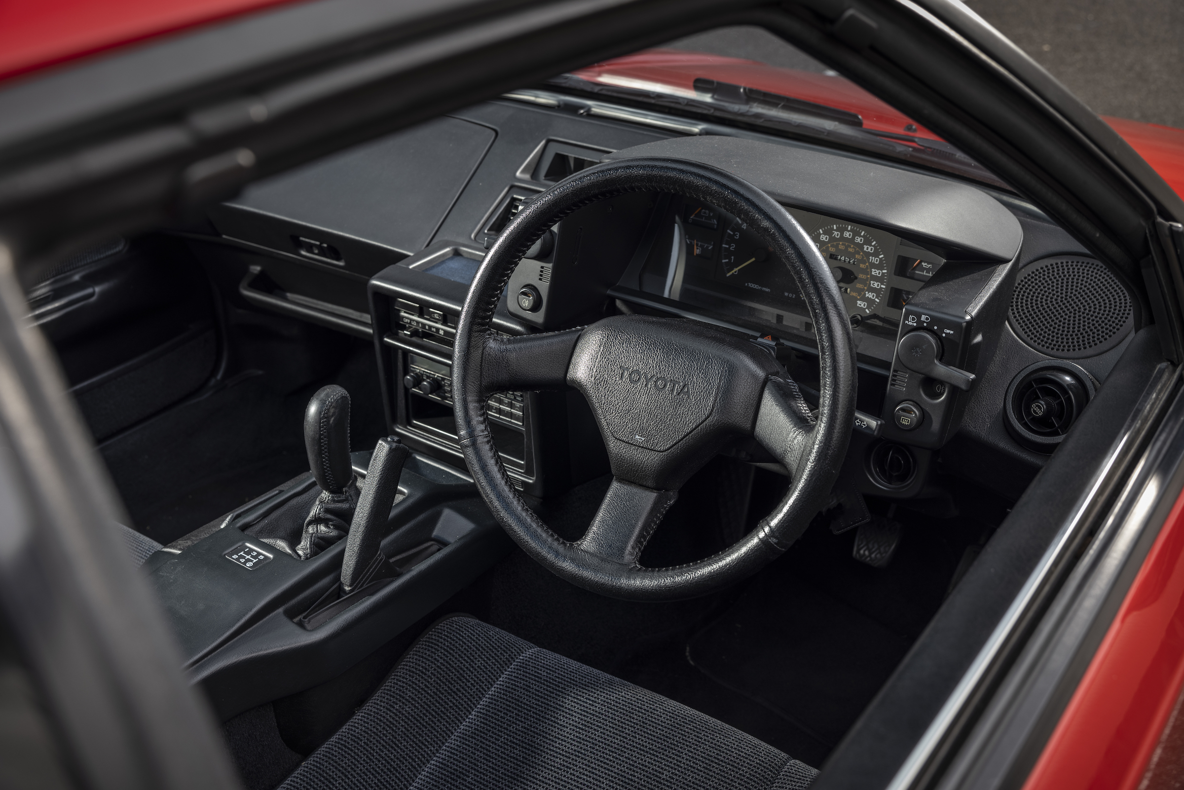 Toyota MR2 AW11 interior