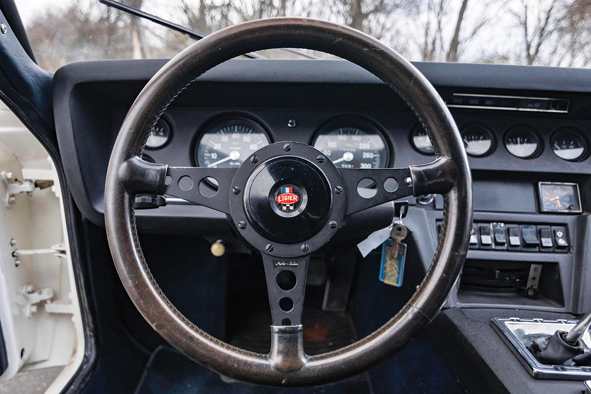 Ligier JS2 V6 cabin