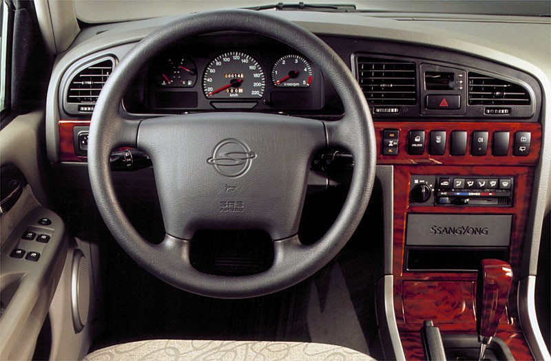 Ssangyong Musso interior