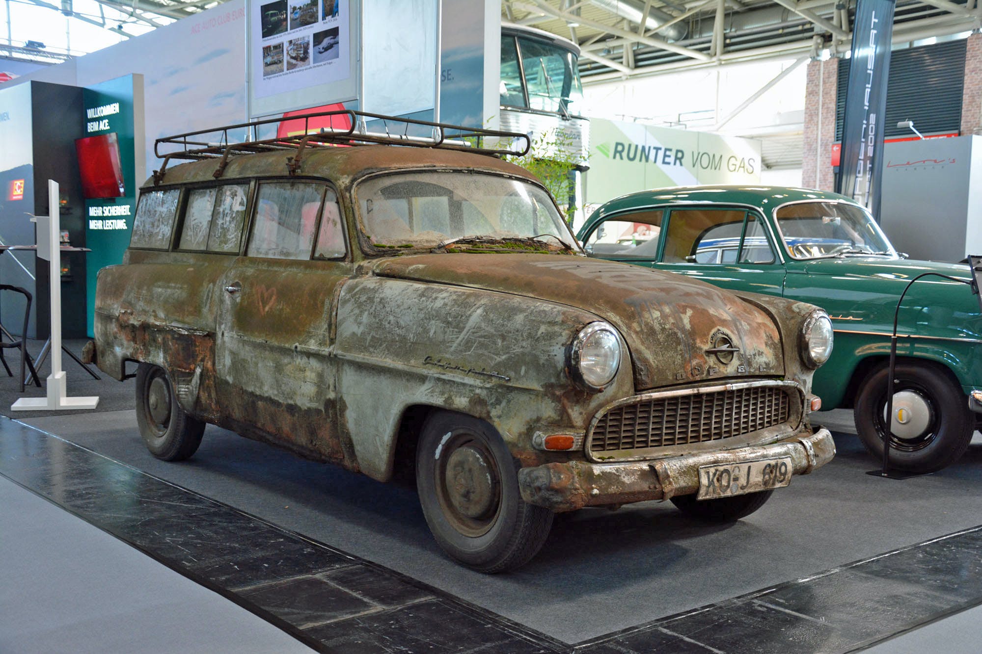 Berlin Opel dirty car