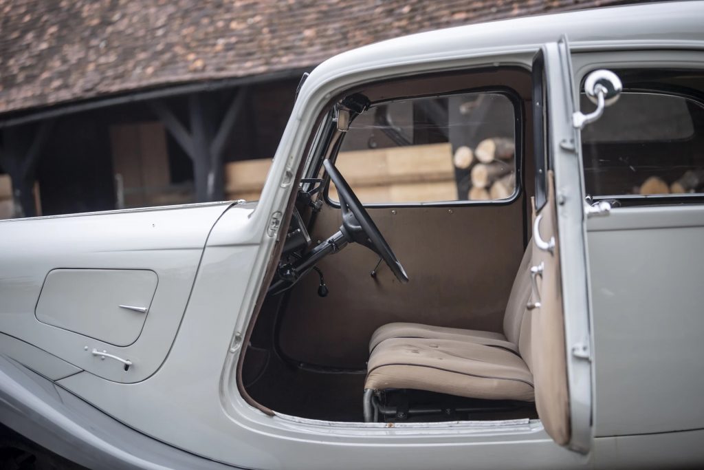 Citroen Traction Avant interior