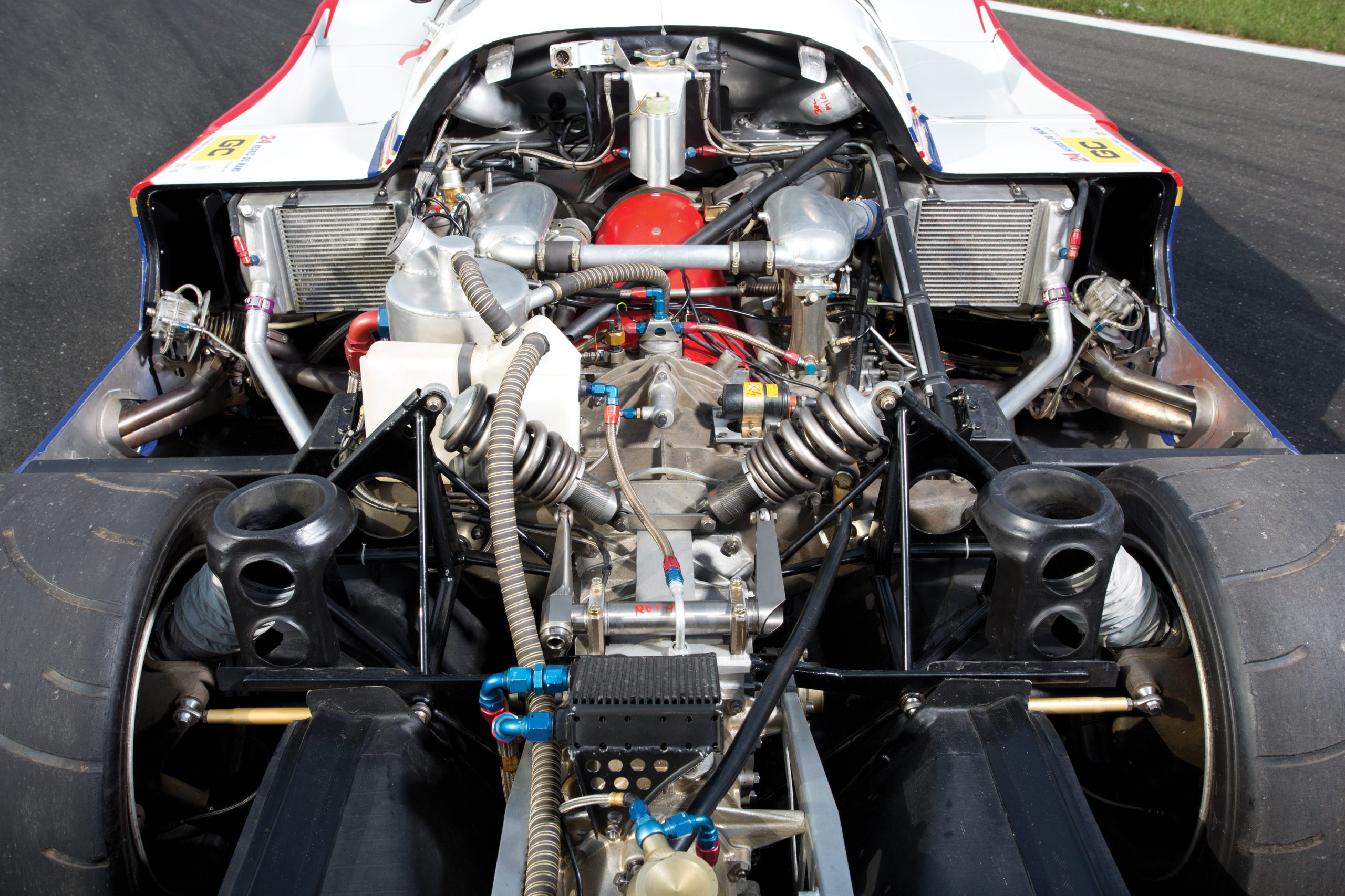Porsche 956 engine and suspension