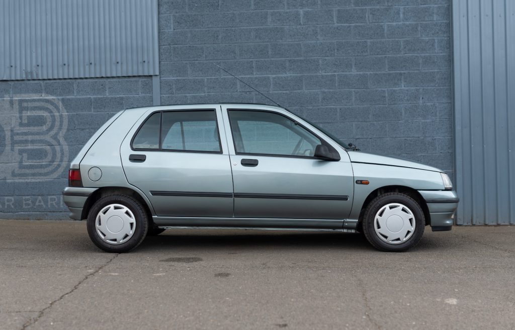 https://www.hagerty.co.uk/wp-content/uploads/2022/03/1991-renault-clio-rt-1024x657.jpeg
