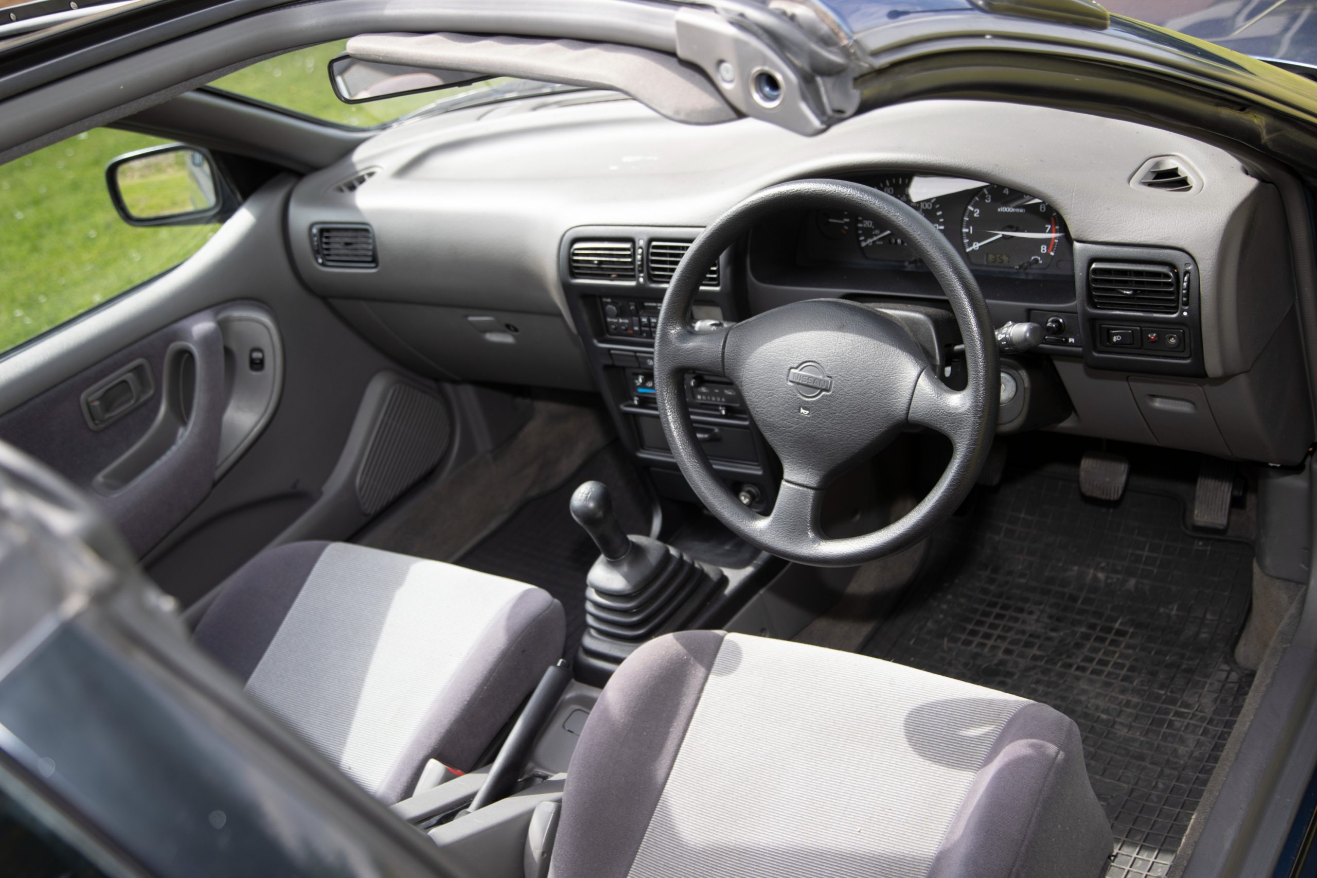 Nissan 100NX interior