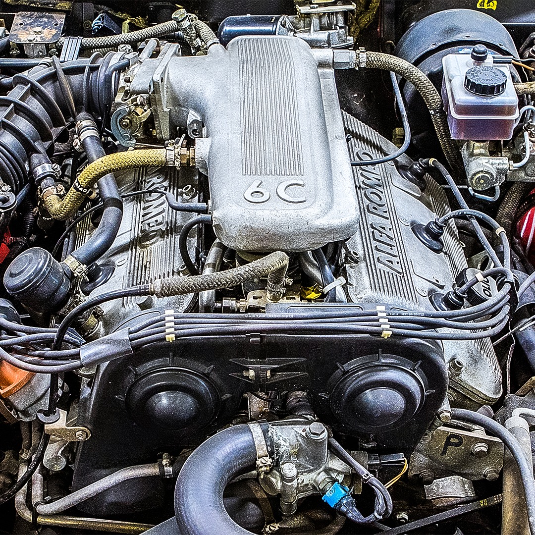 Alfa Romeo SZ V6 engine