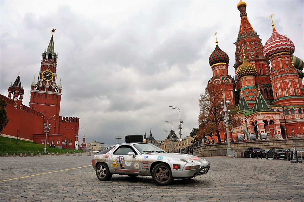 Porsche 928 road trip Moscow