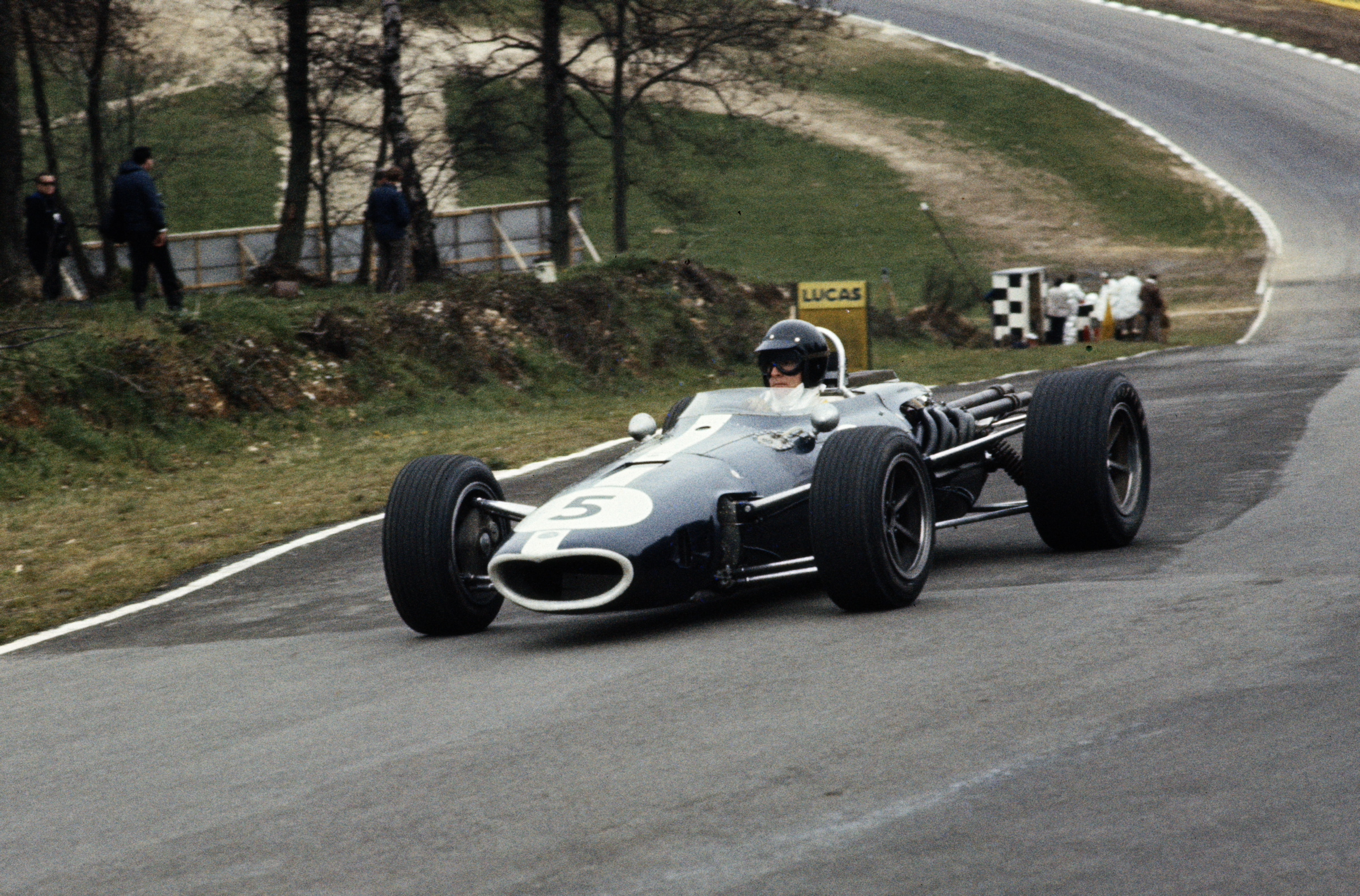 Freeze Frame: Gurney victorious at Brands Hatch