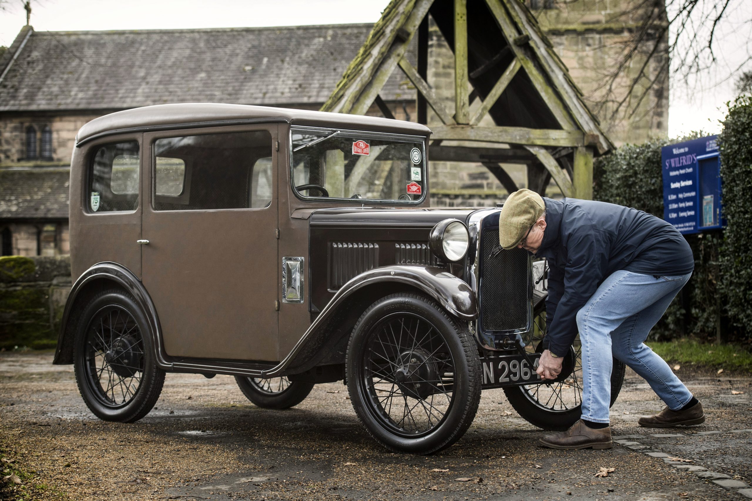 Simon Hucknall starts an Austin Seven