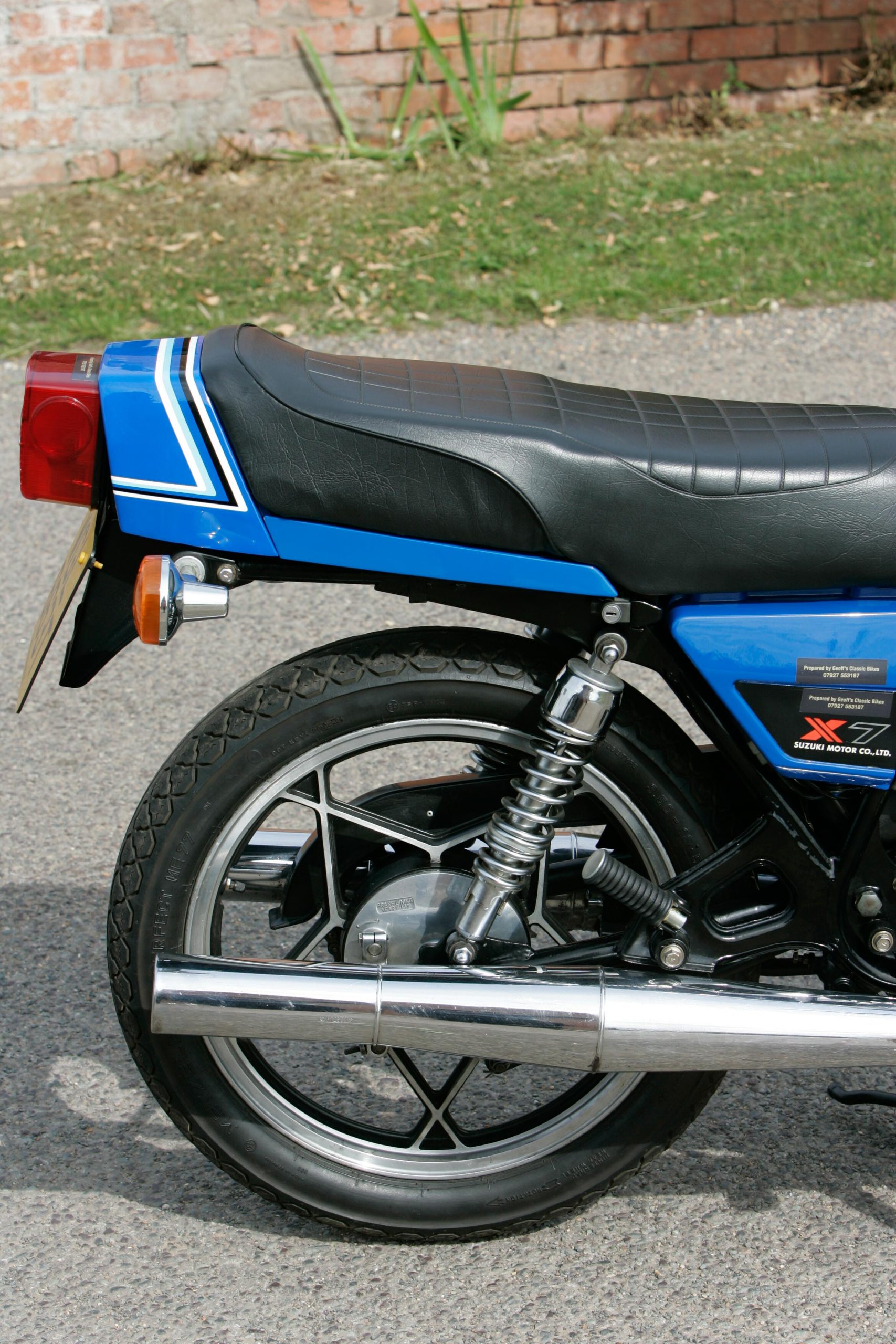 Suzuki GT250 X7