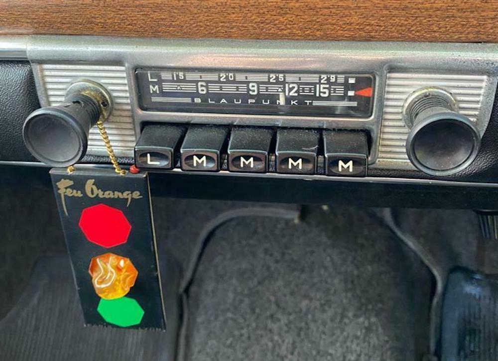 BMW 1800 barn find radio