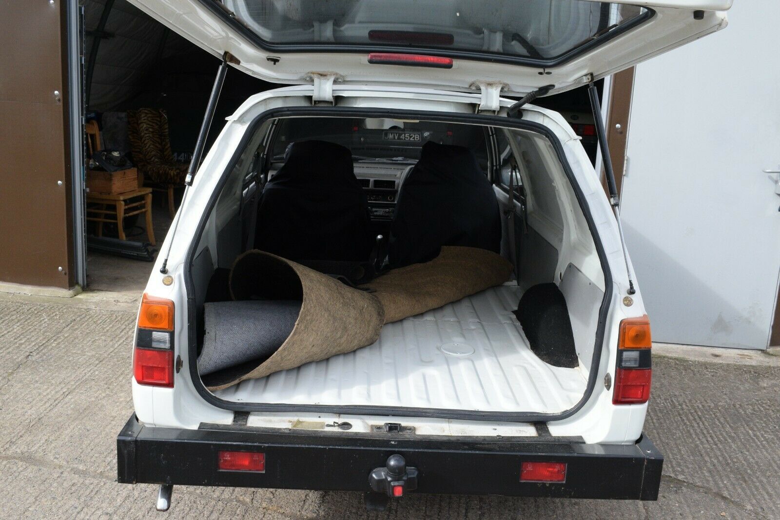 Nissan Sunny van boot