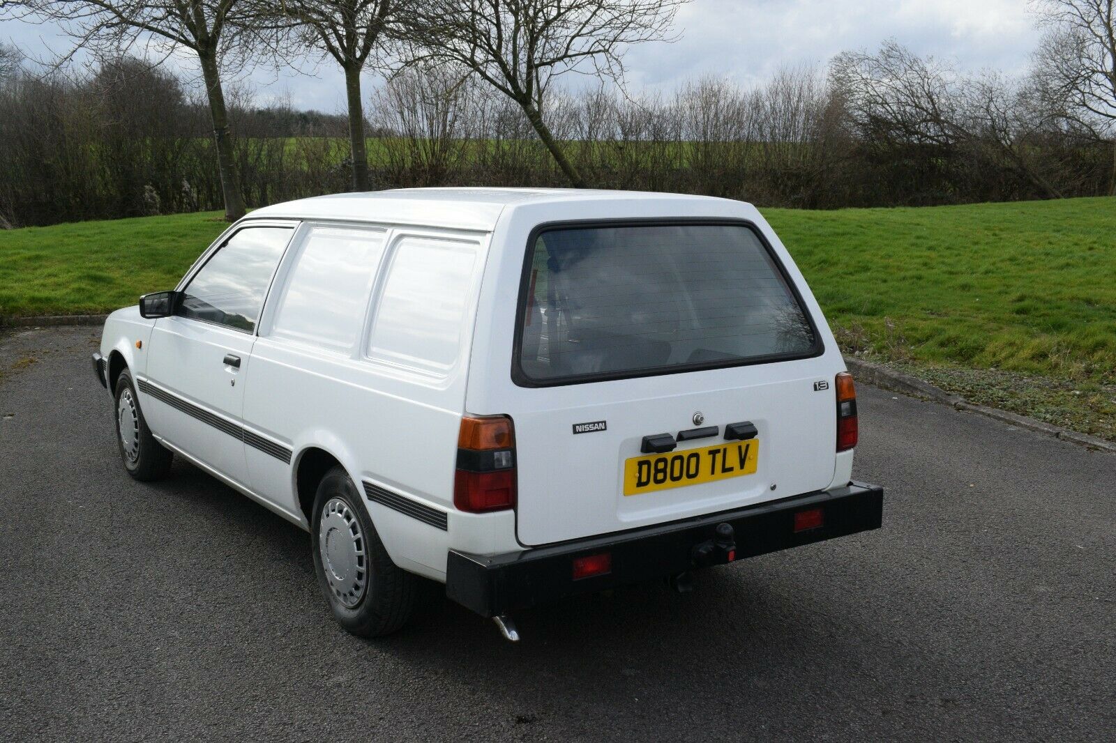 Nissan Sunny van