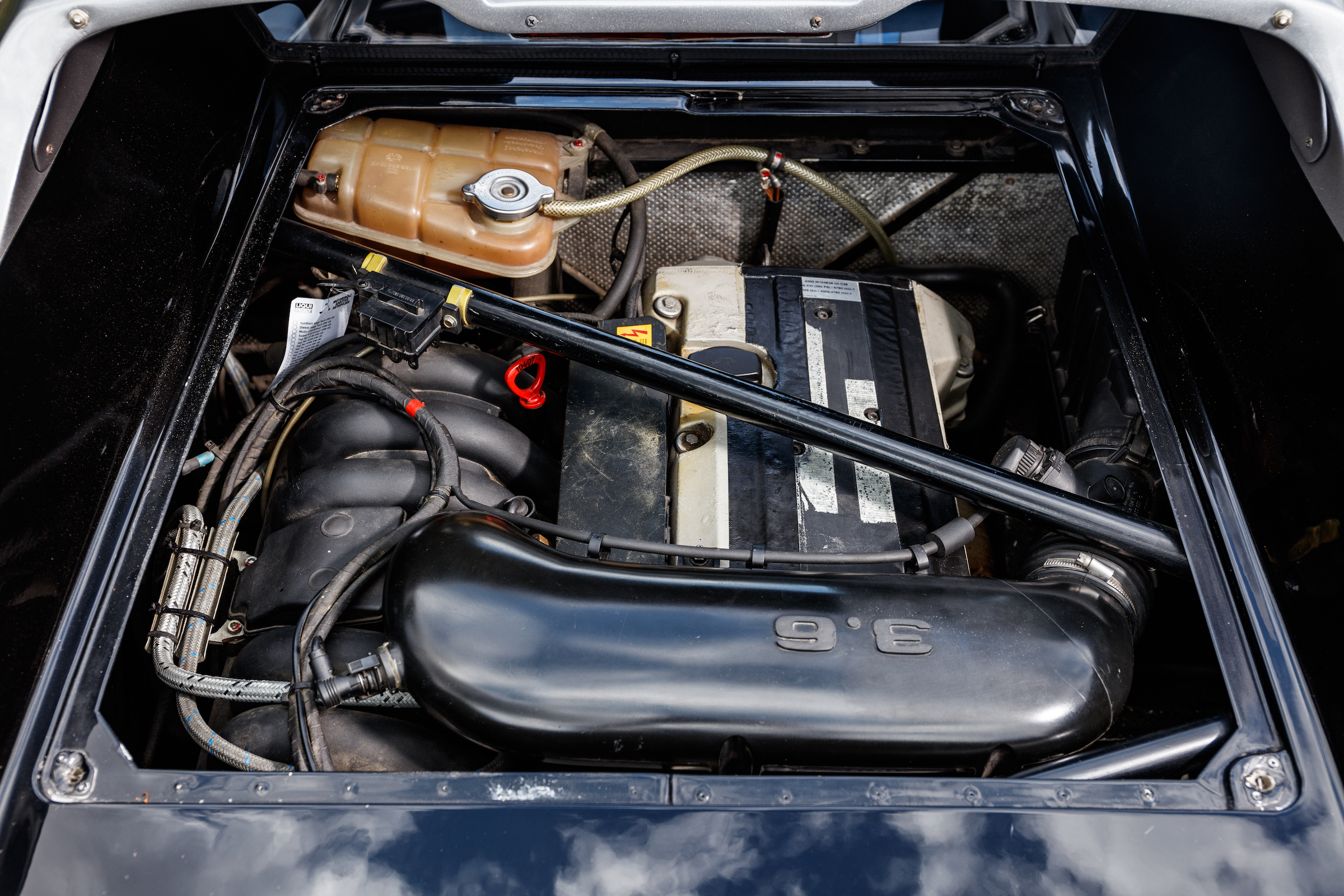 Isdera Spyder 036i engine