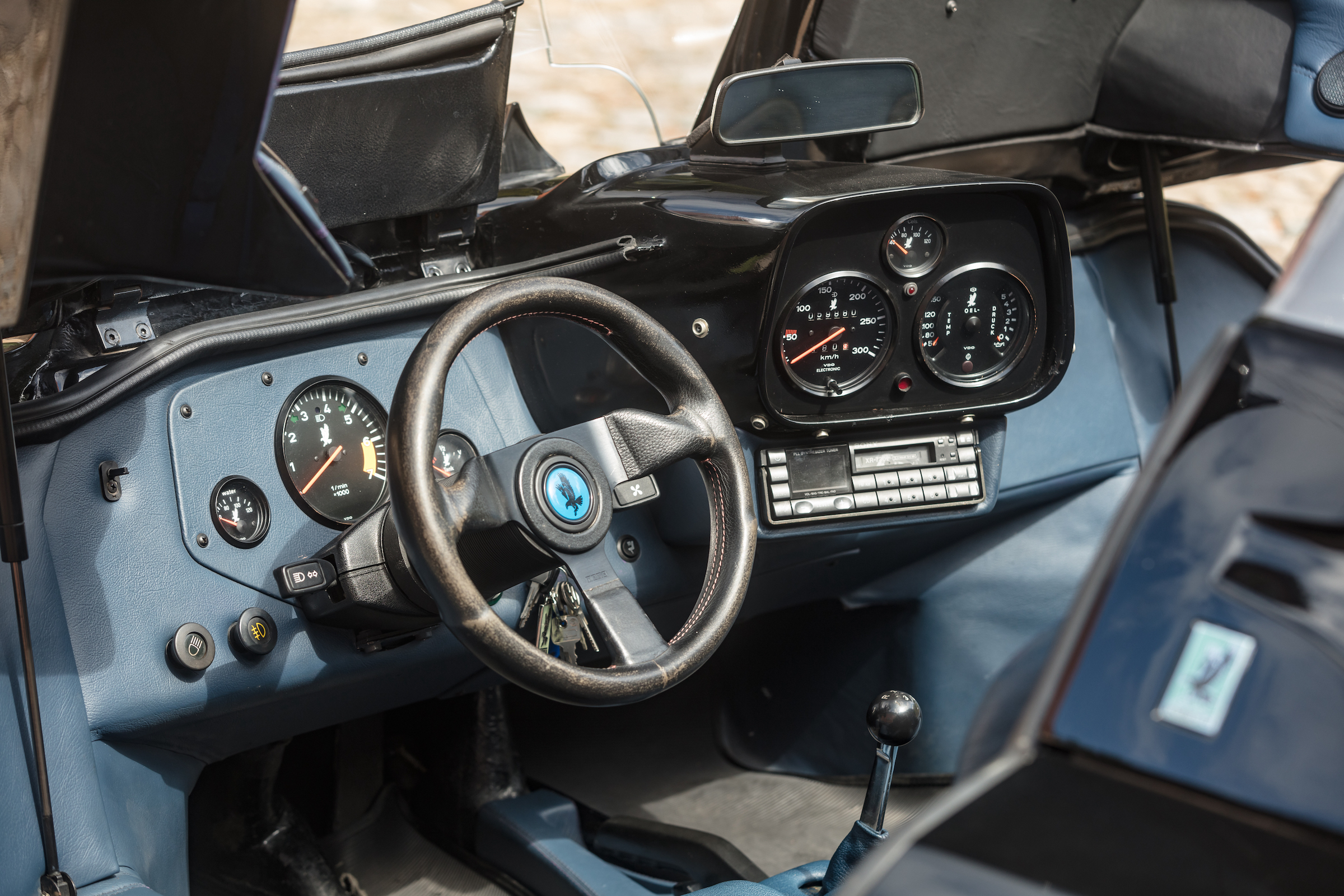 Isdera Spyder 036i interior