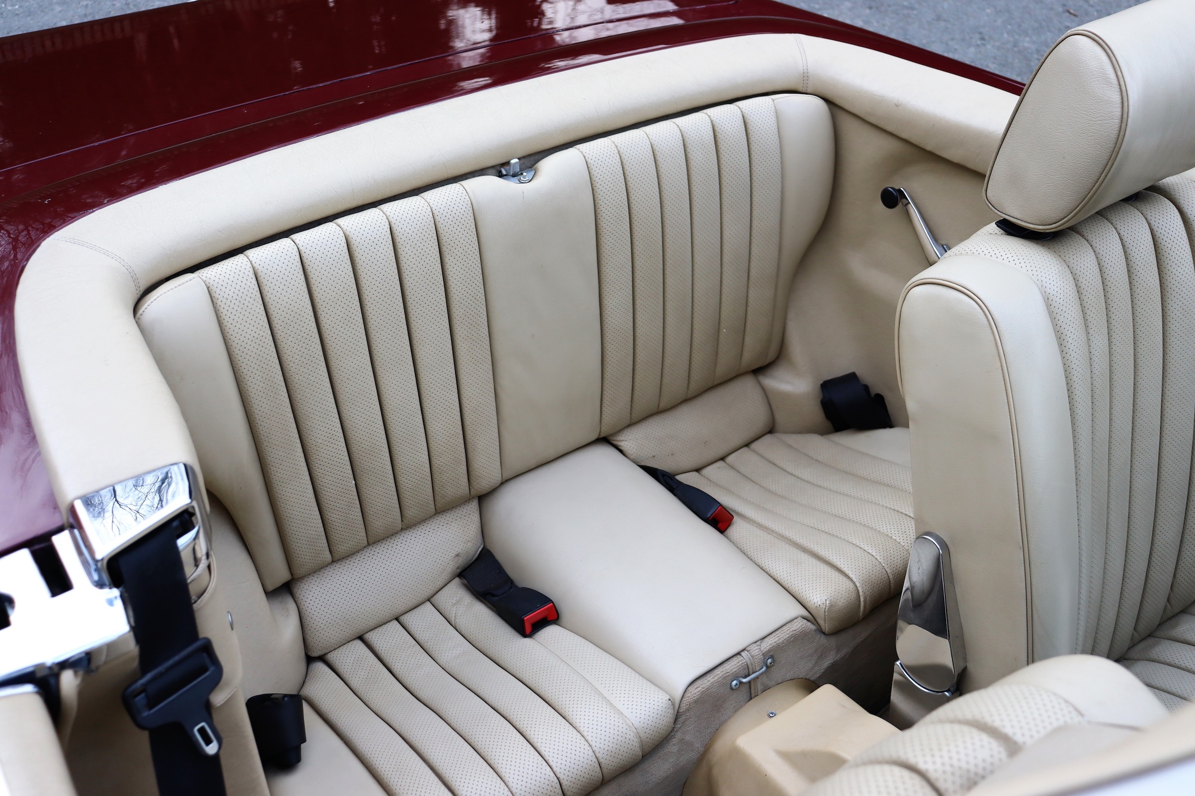 Mercedes-Benz SL R107 rear seats