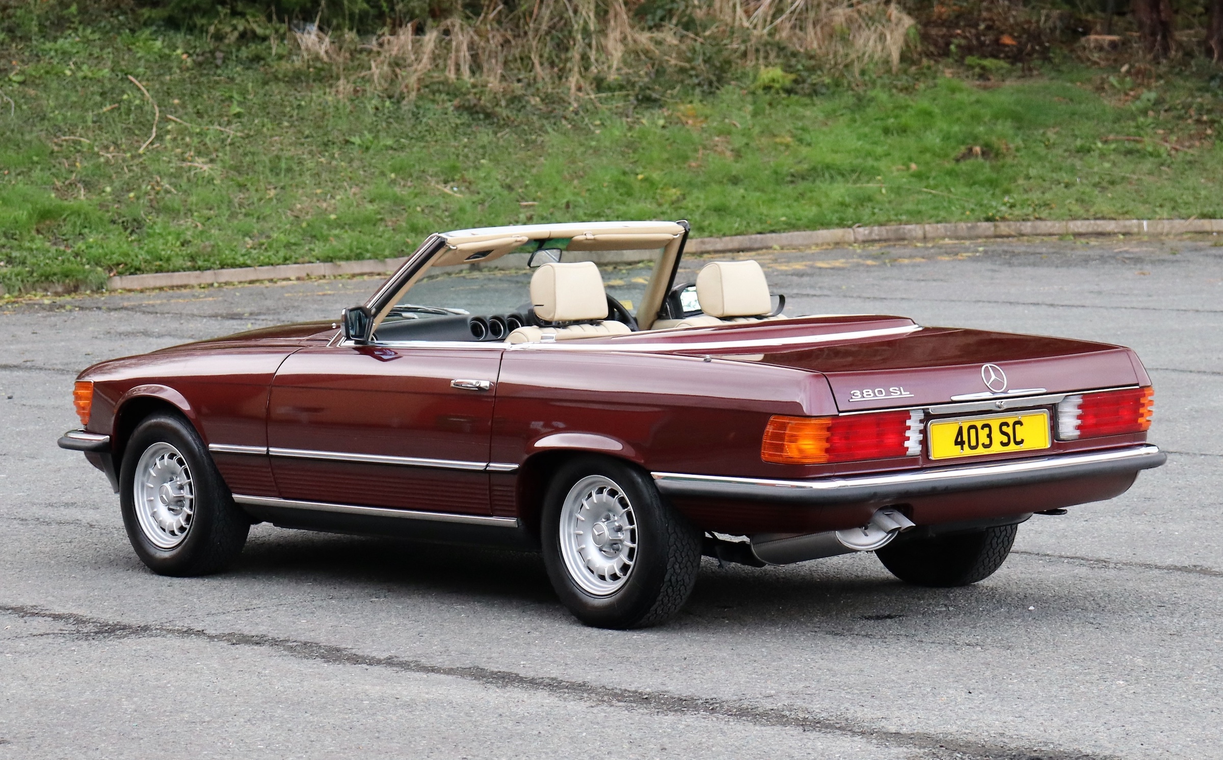 Mercedes-Benz SL R107