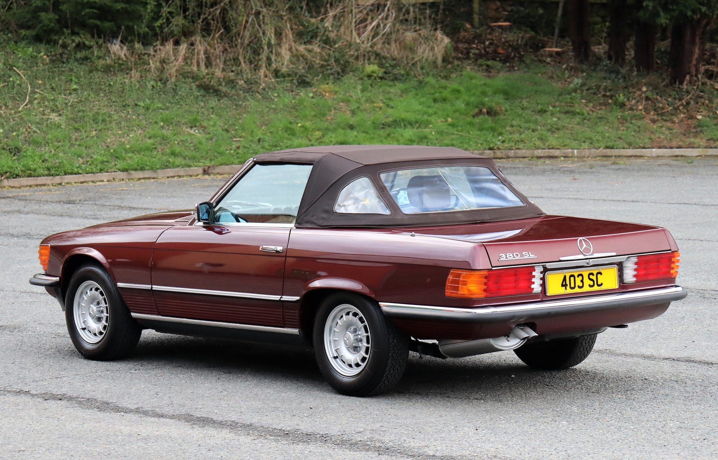 Mercedes-Benz SL R107