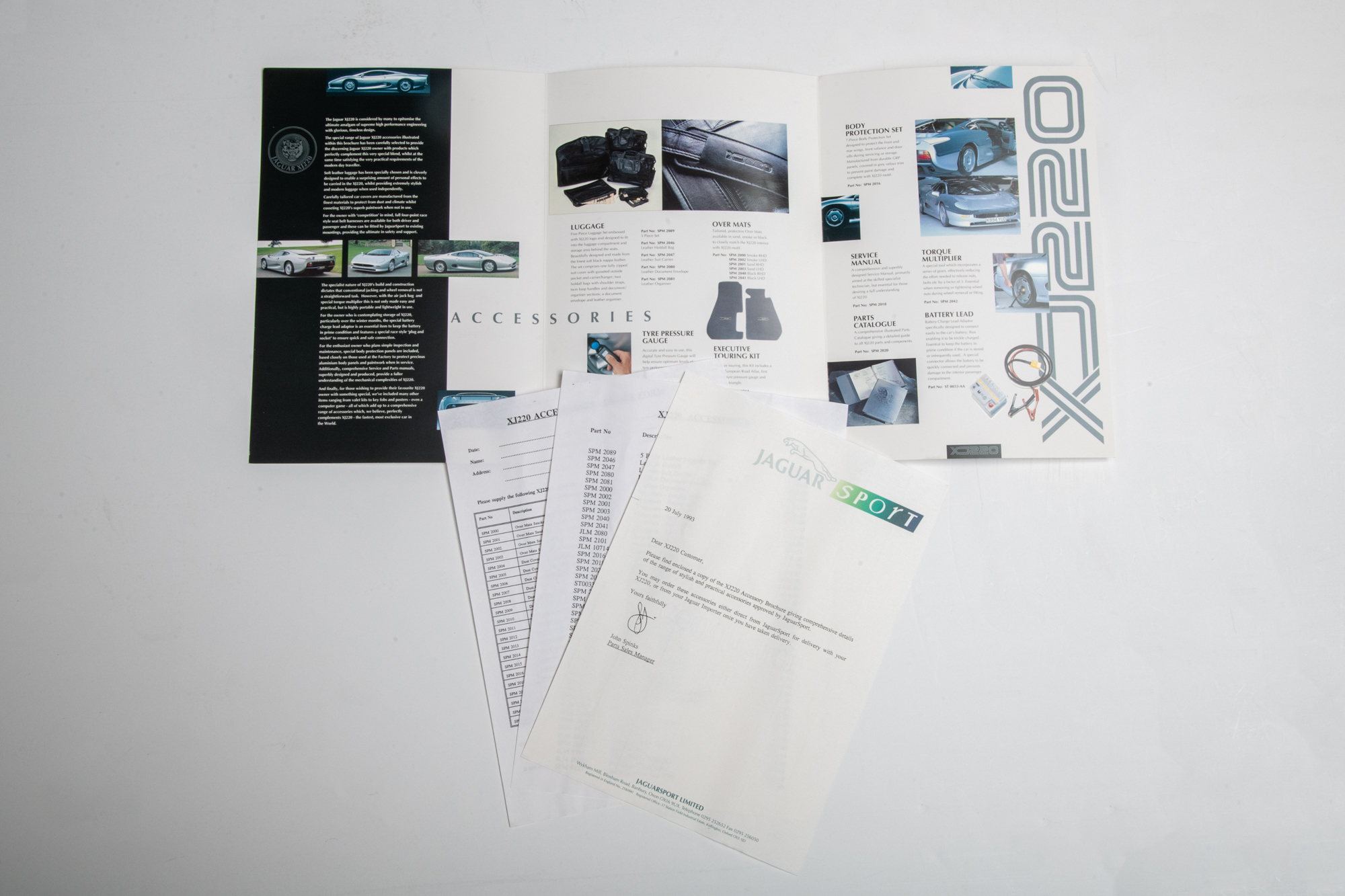 Jaguar XJ220 documents
