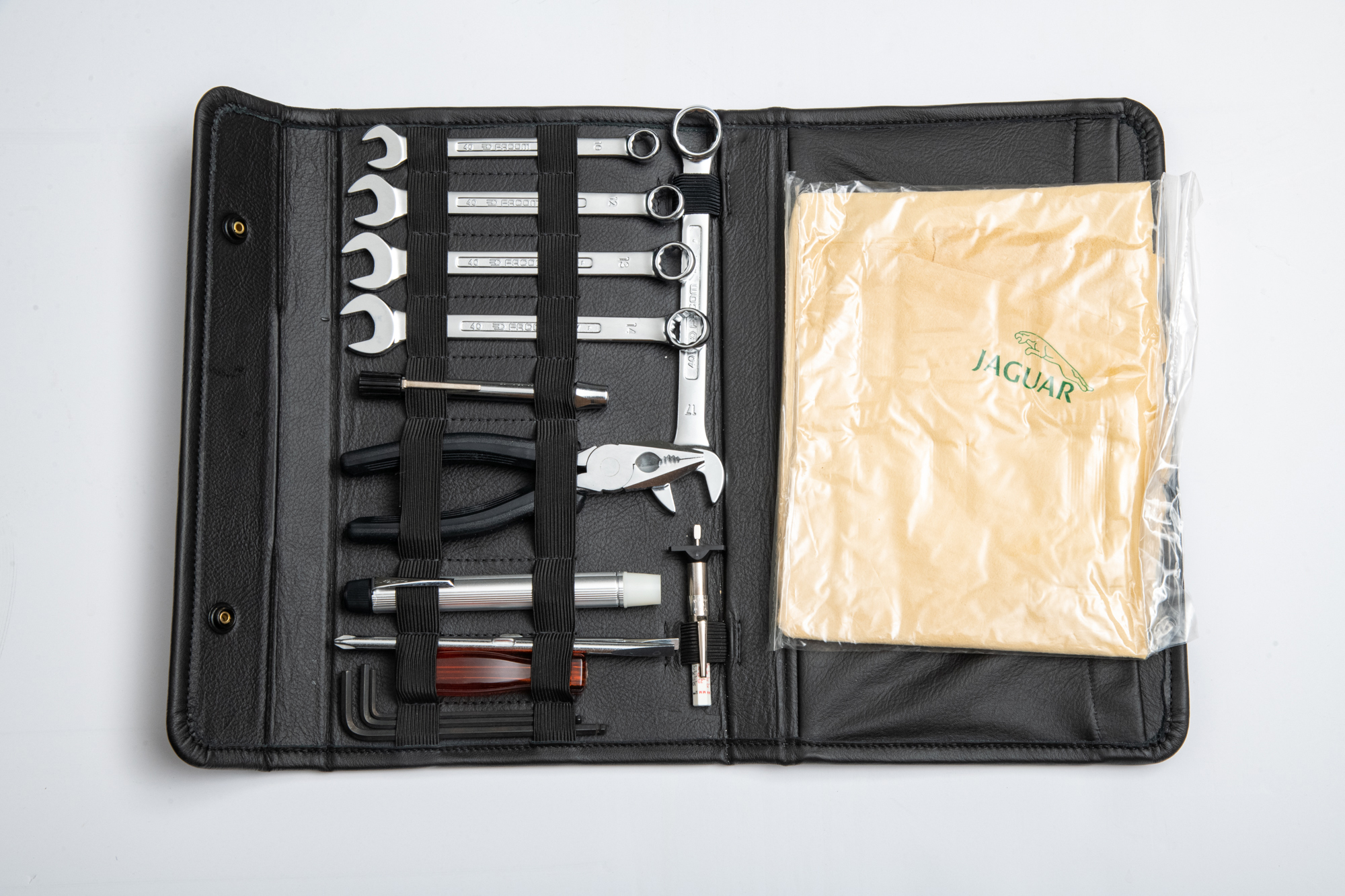 Jaguar XJ220 tool kit