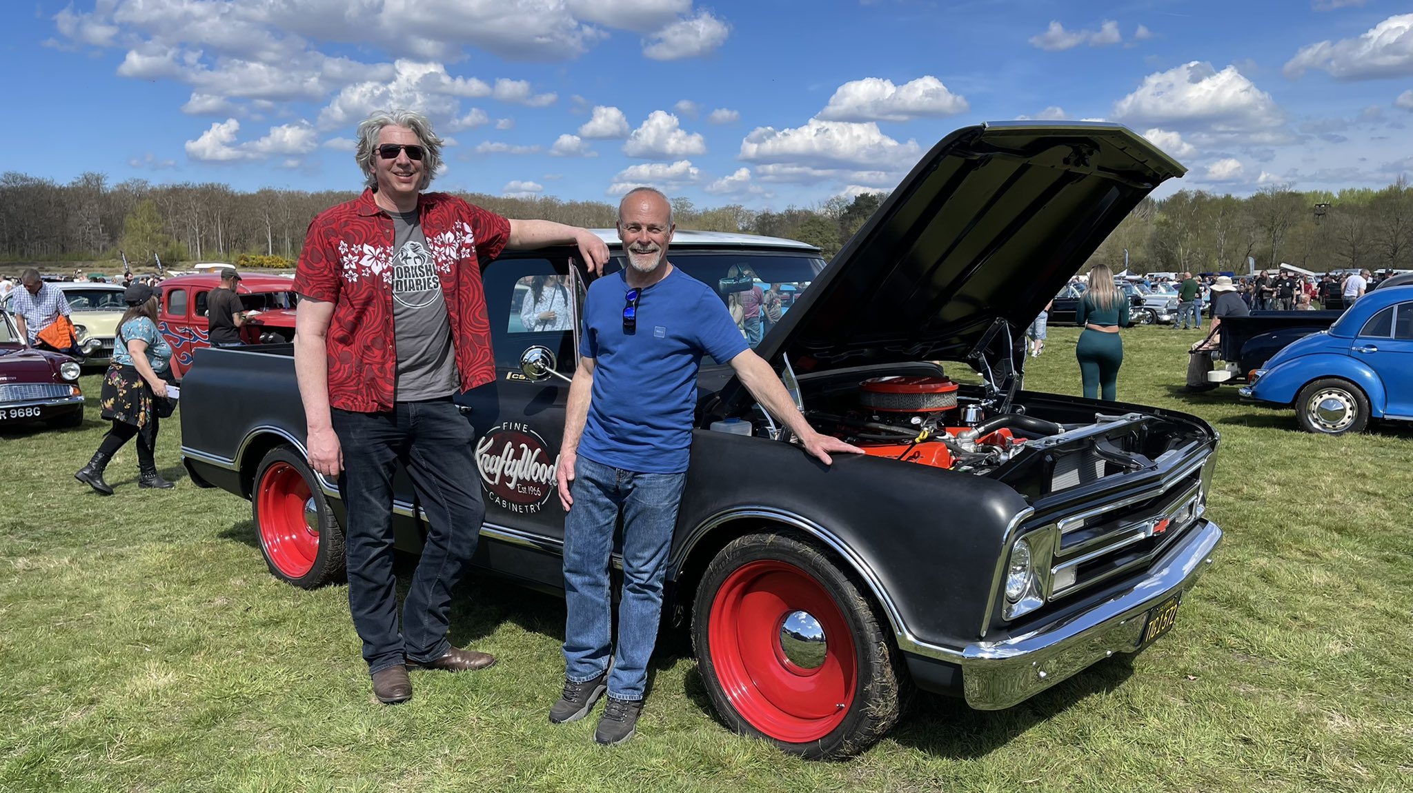 Edd China downs tools to join aid mission to Ukraine