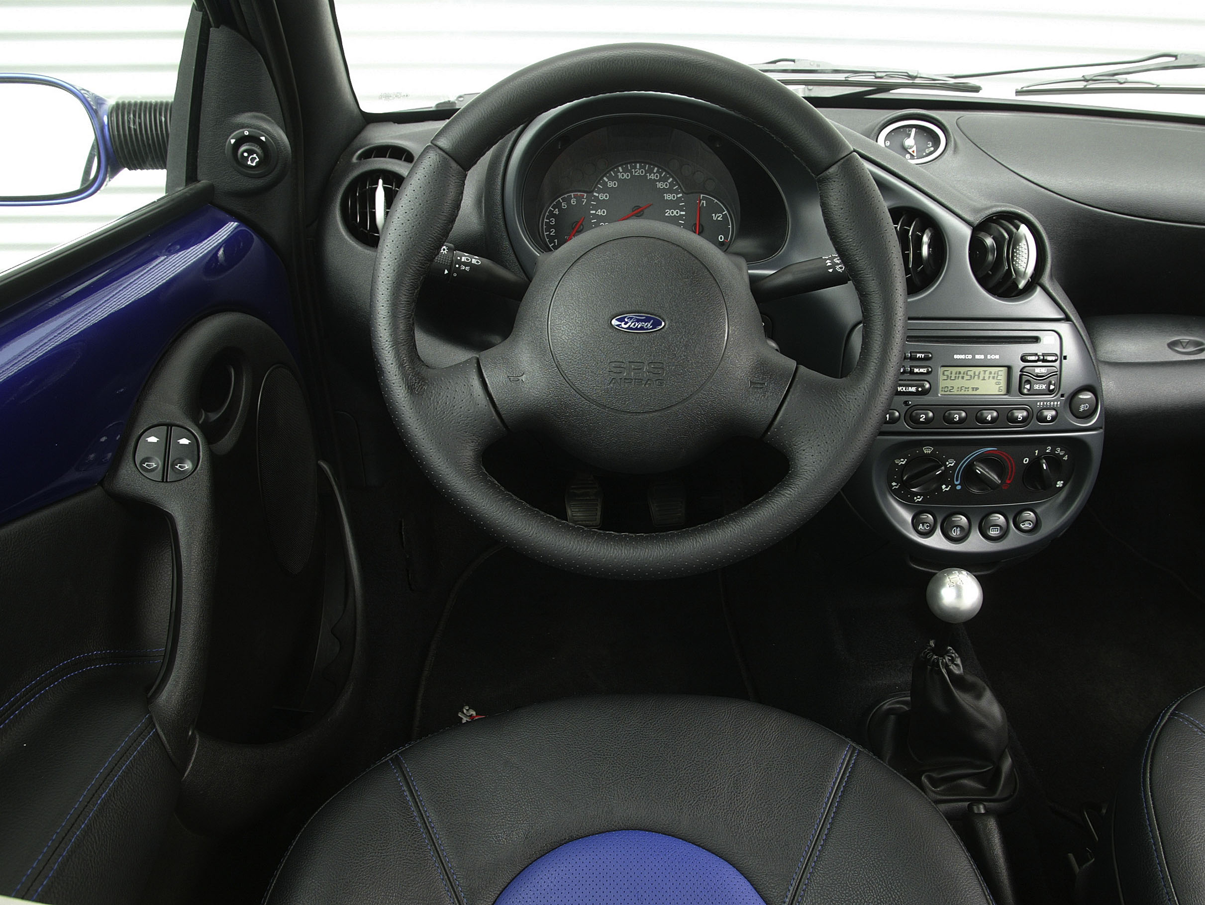 Ford Sportka interior