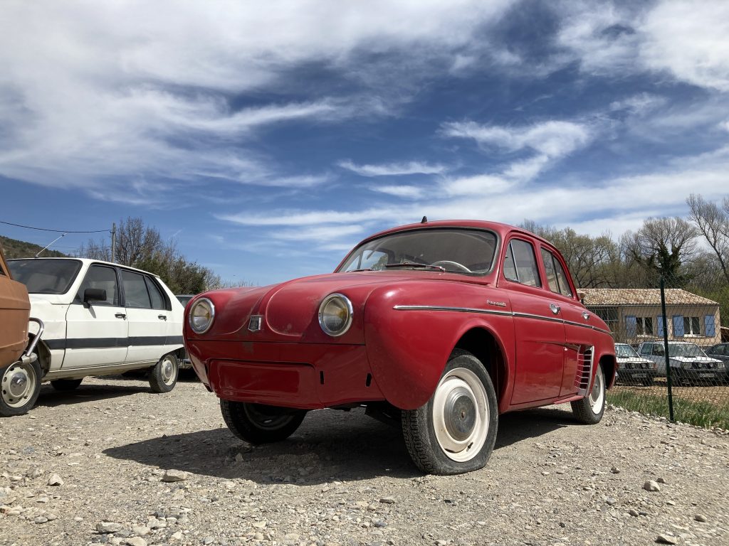 French dealer scrapyard Renault Dauphine