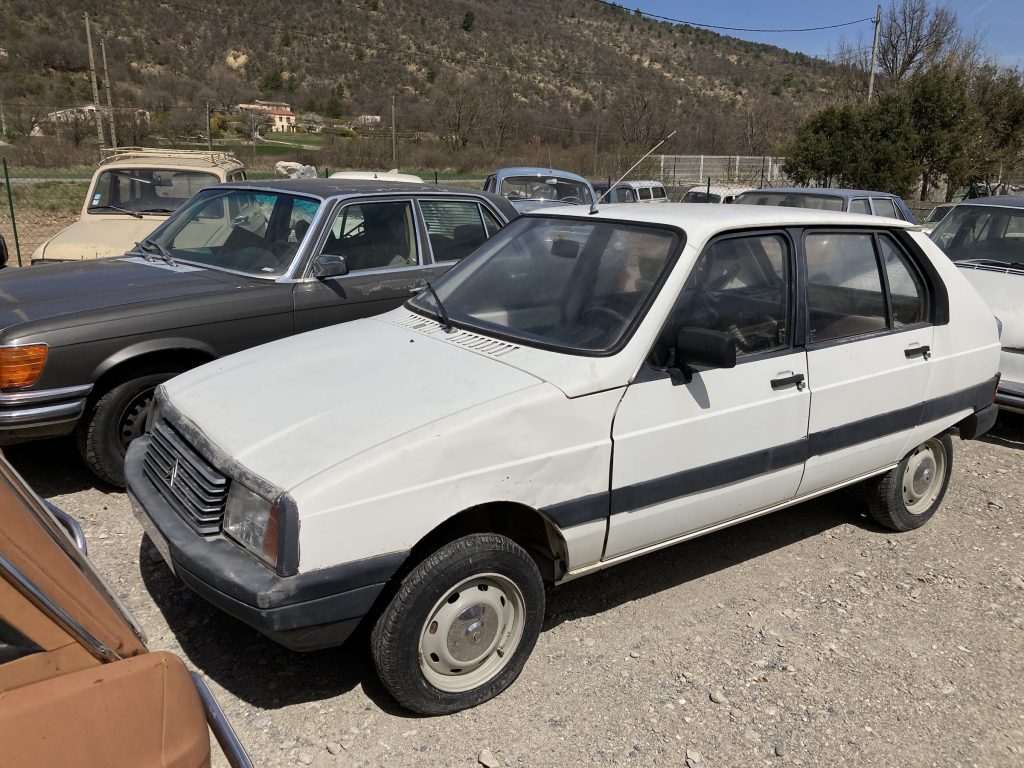 French dealer scrapyard Citroen Visa