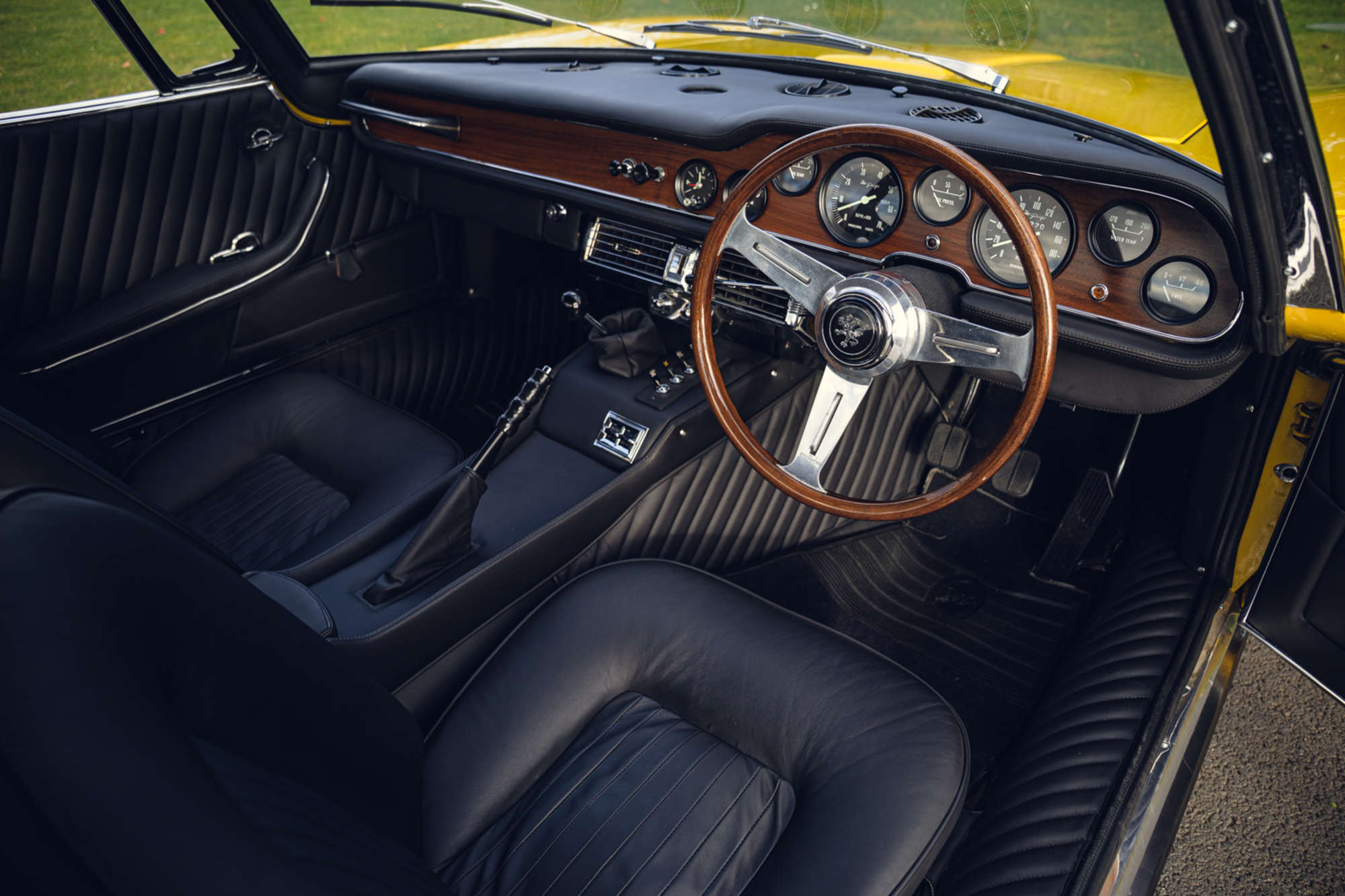 Mike Hailwood Iso Grifo interior