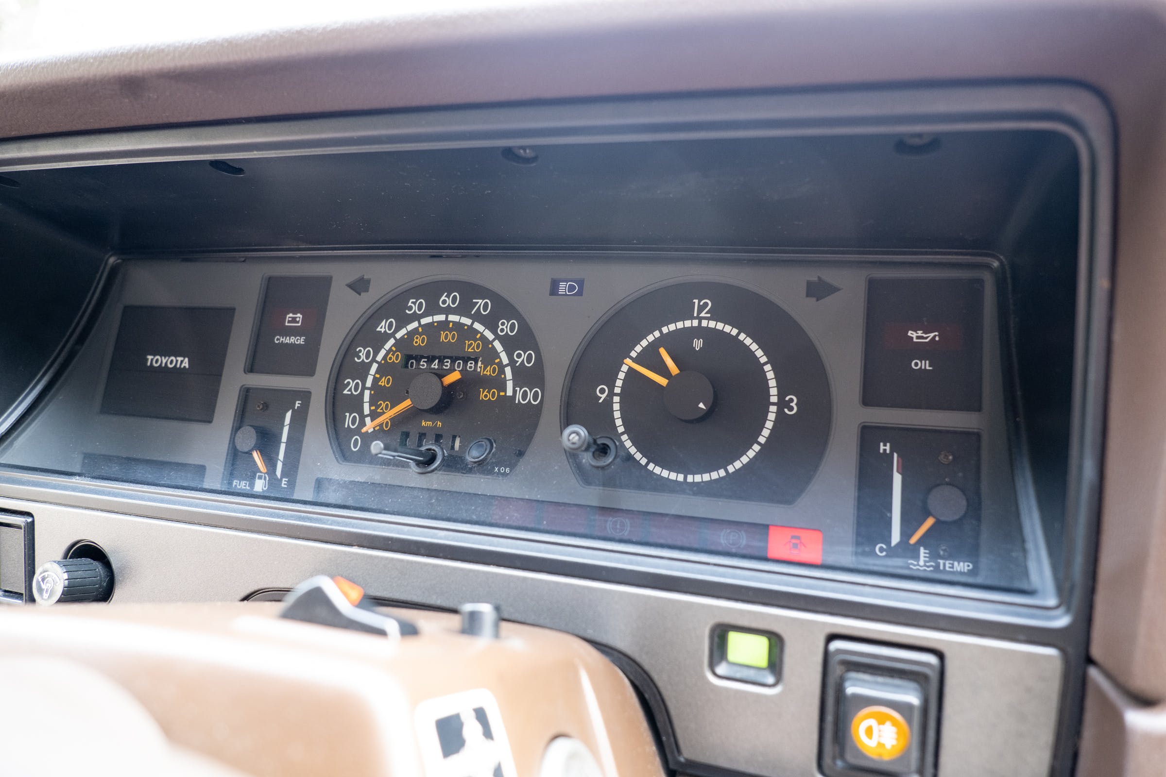 1982 Toyota Cressida DX dials