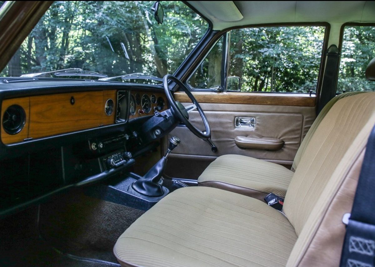 Triumph Dolomite Sprint interior