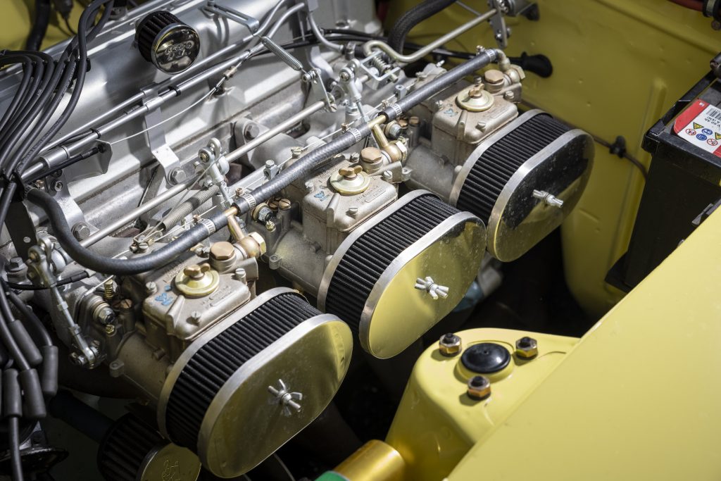 1974 Datsun 240Z carburettors