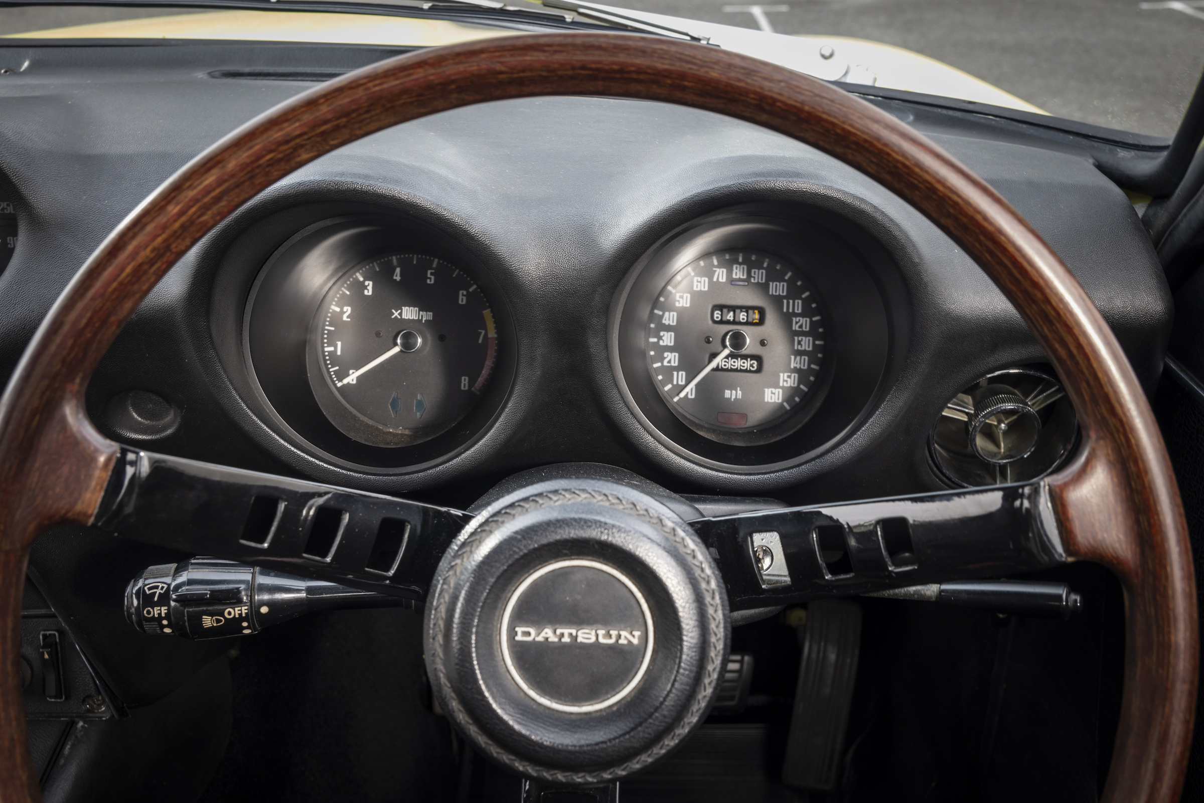 1974 Datsun 240Z dials