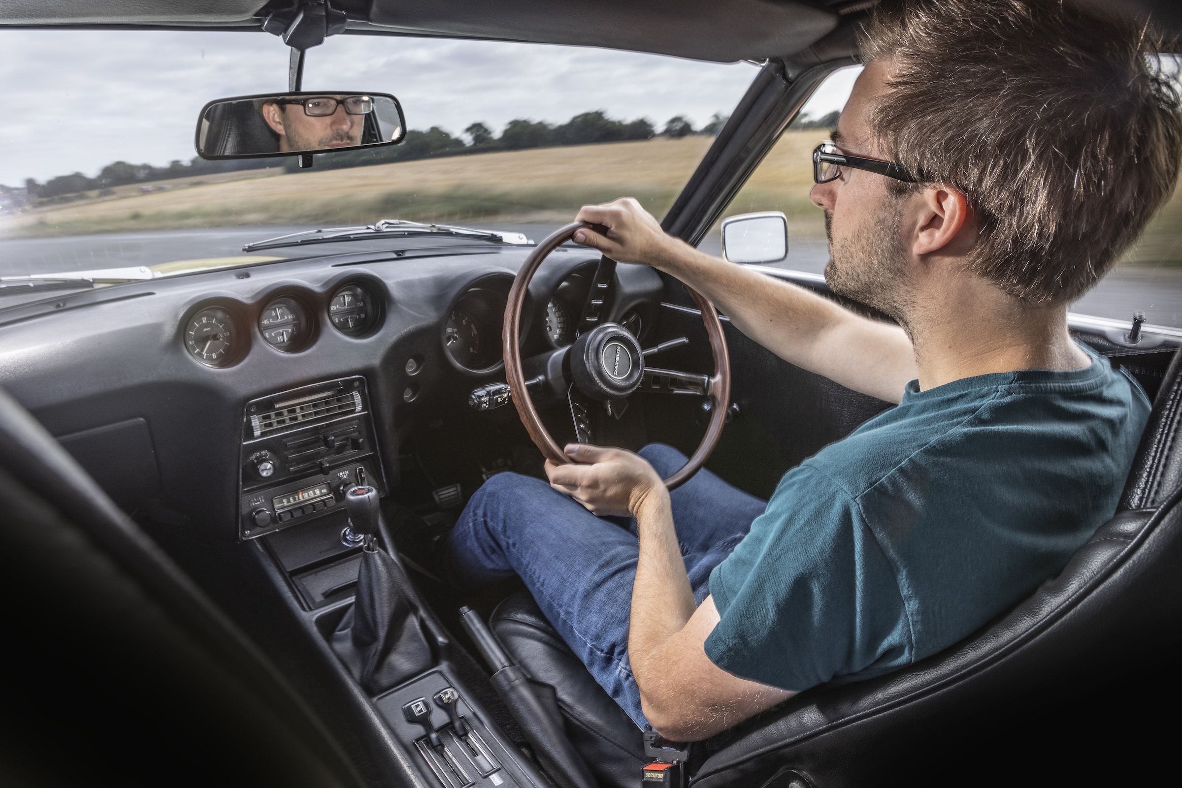 1974 Datsun 240Z driving