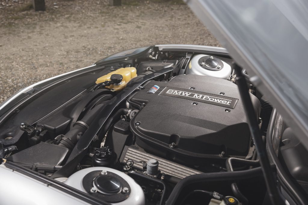 BMW Z8 V8 engine