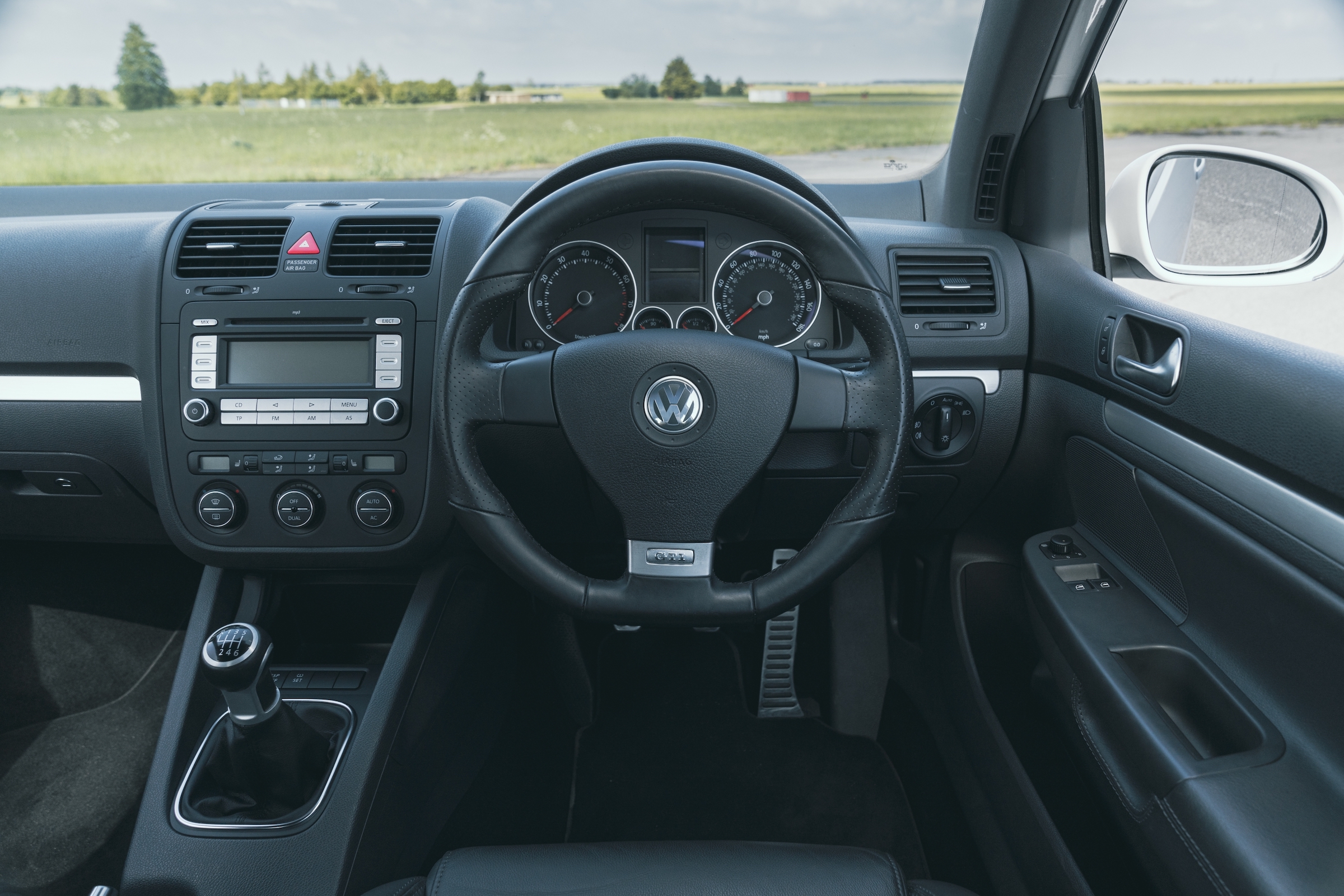 Volkswagen Golf GTI Mk5 interior