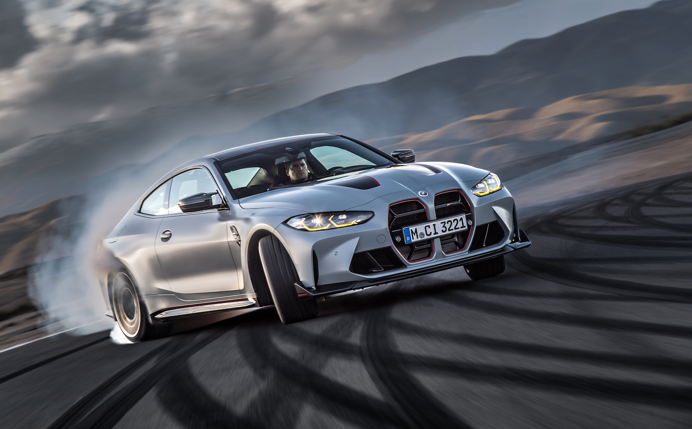 BMW M4 CSL: Heavyweight sports car brings back lightweight name