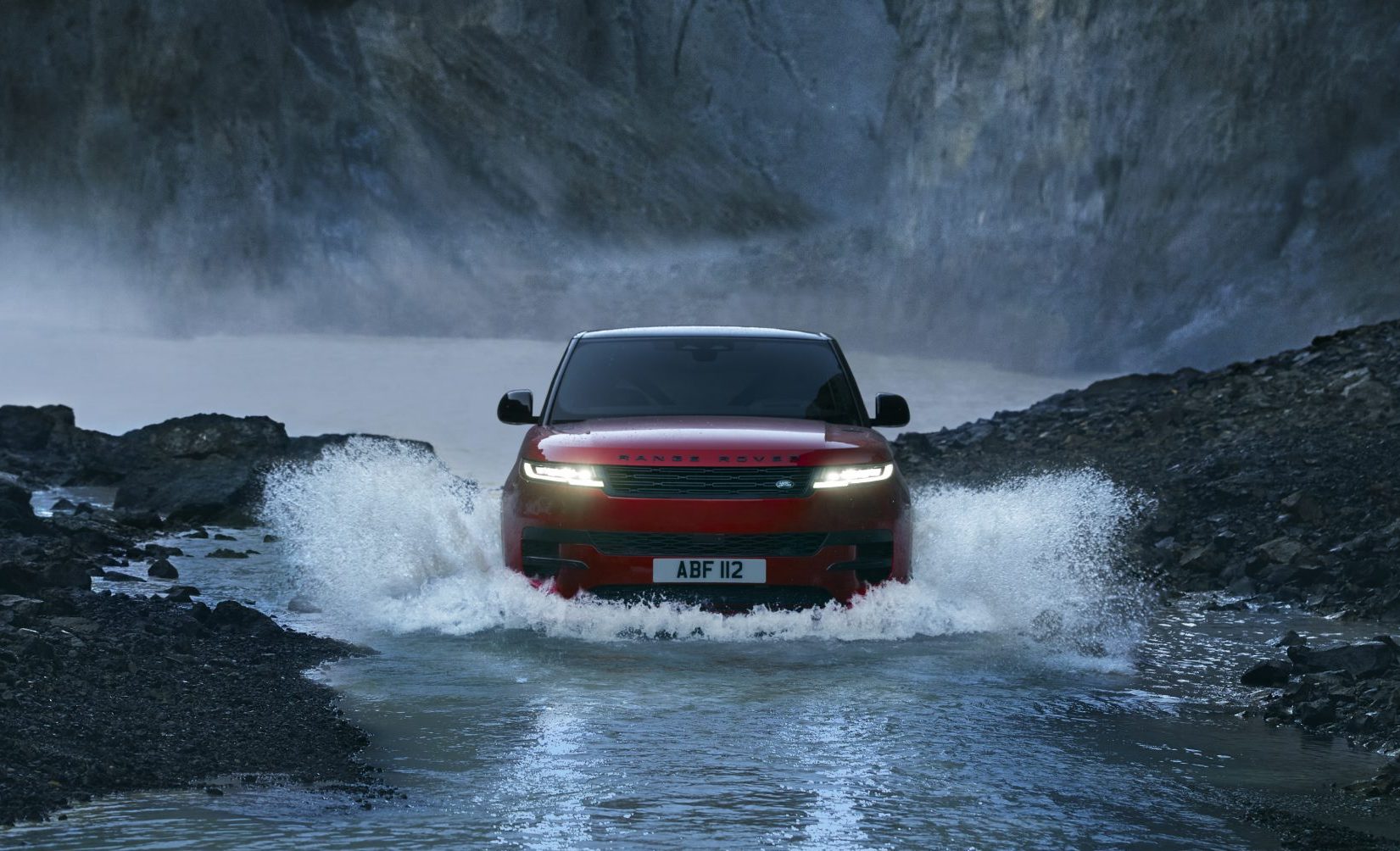 New Range Rover Sport debuts – with all-electric version to follow in 2024