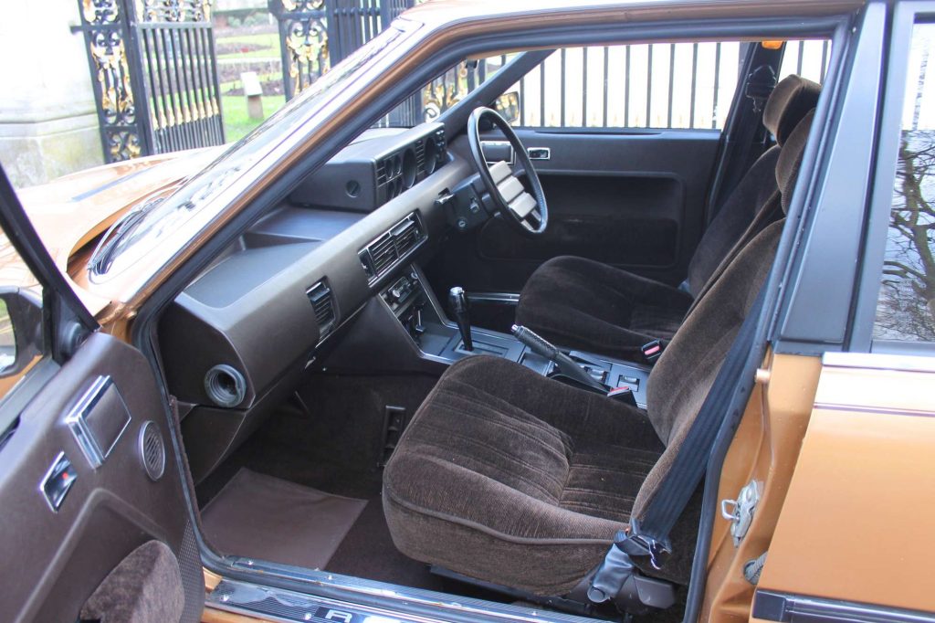 Rover SD1 interior