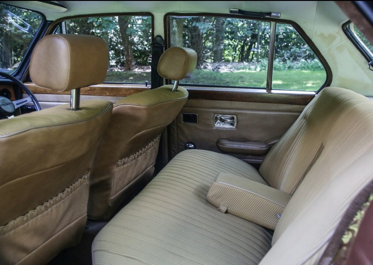 Triumph Dolomite Sprint interior