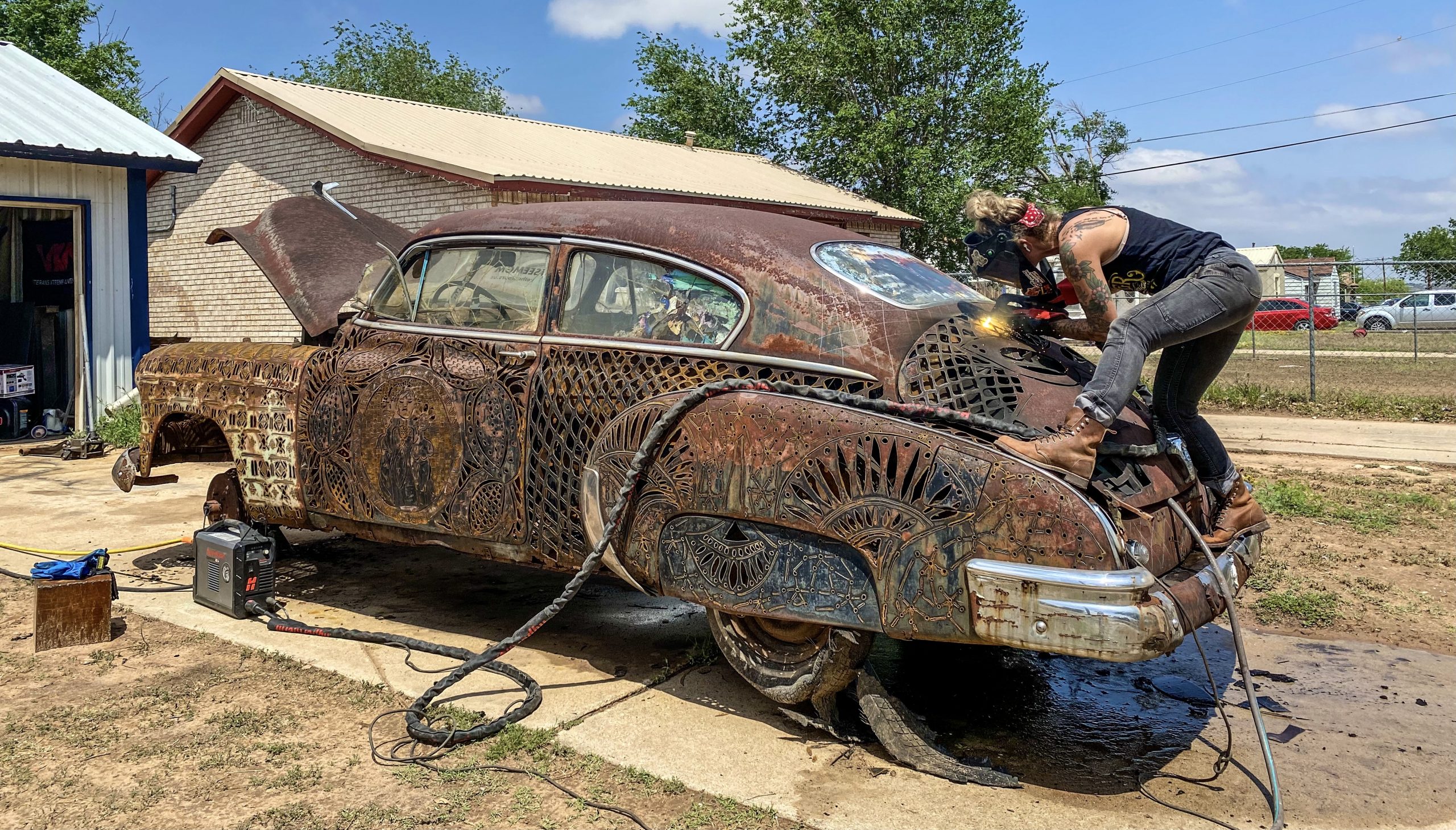 Rae Ripple with Chevrolet Deluxe lacework metal body