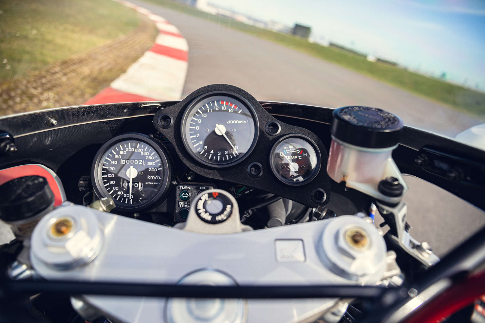 Honda RC30 dials