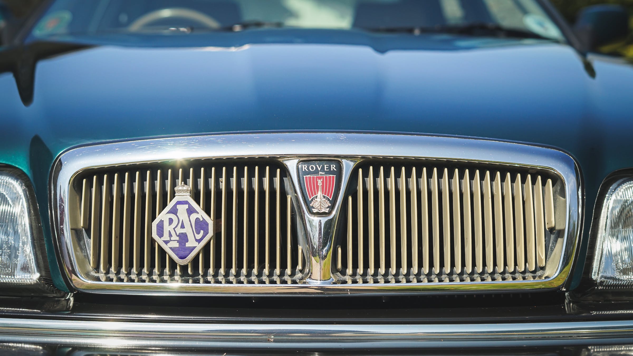 Queen Rover 827 grille