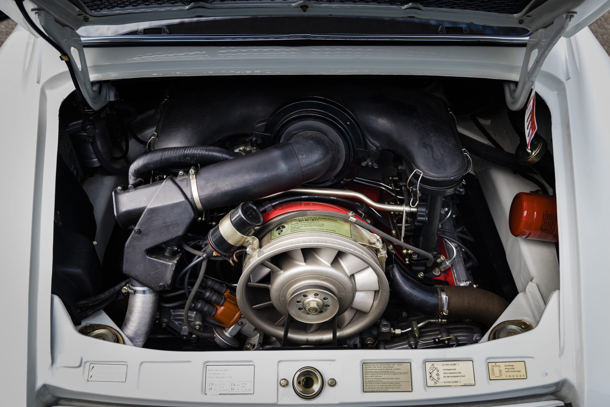Porsche 911 2.7 RS Sport engine