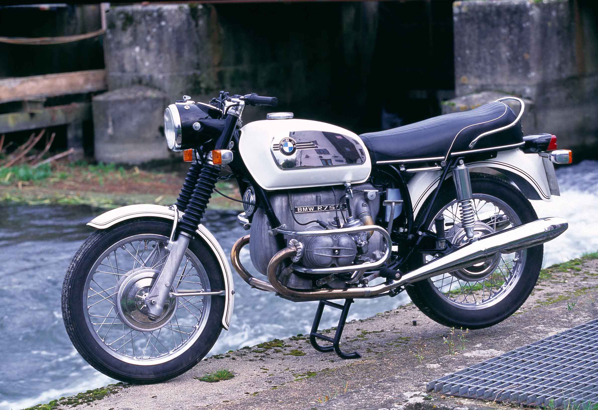 BMW R75