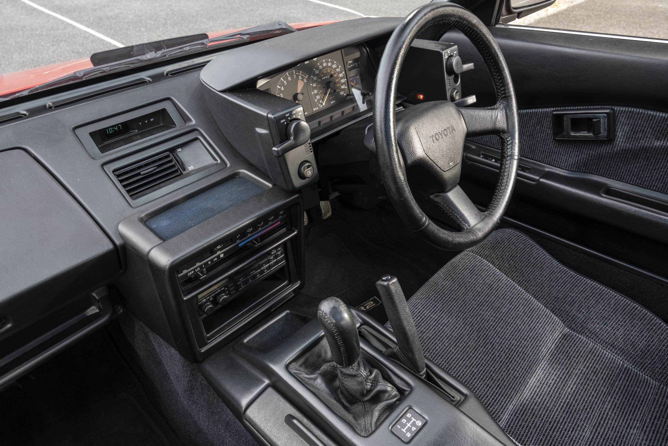 Toyota MR2 Mk1 cabin