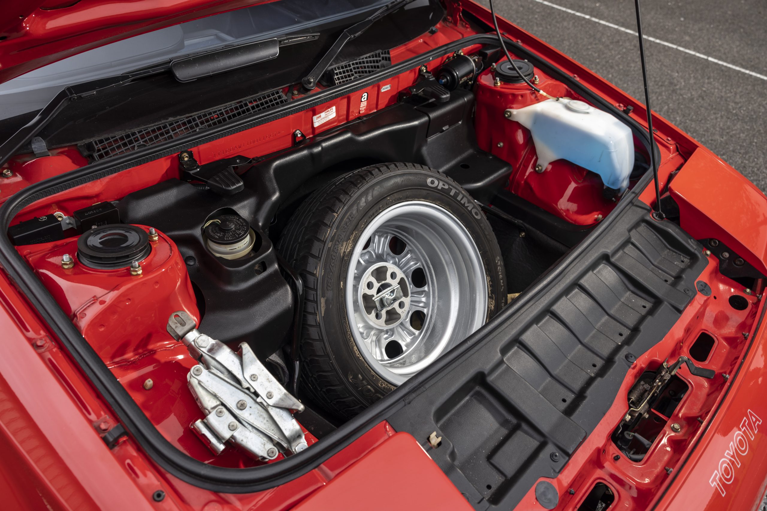 Toyota MR2 Mk1 spare wheel