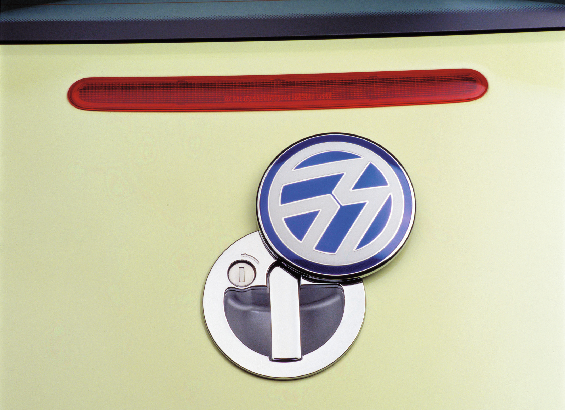 Volkswagen New Beetle boot badge